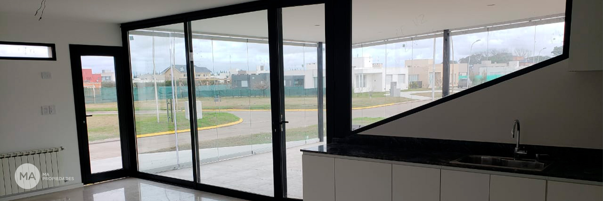 Casa 2 dormitorios - San Sebastián, Funes | Venta