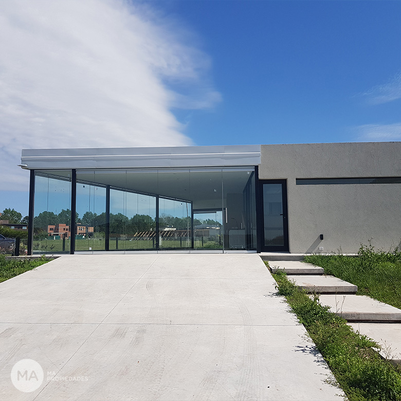 Casa 2 dormitorios - San Sebastián, Funes | Venta