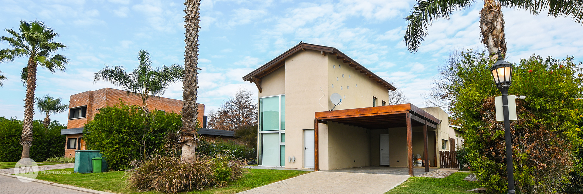 Casa 4 dormitorios, jardín, piscina - Funes Hills Miraflores - Funes | Venta