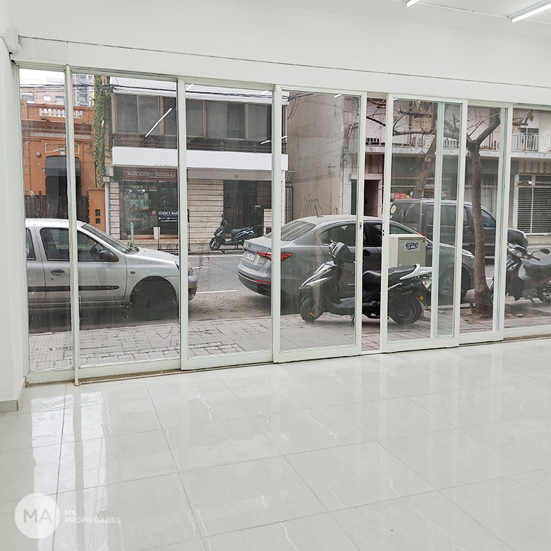 Corrientes  2145 Abasto Rosario - Local en venta