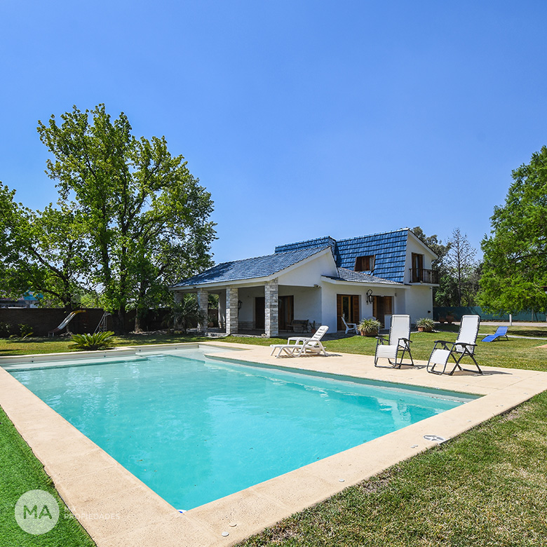 Casa 3 dormitorios con amplio terreno -  Ruta 9 y Punta del este - Funes | Venta