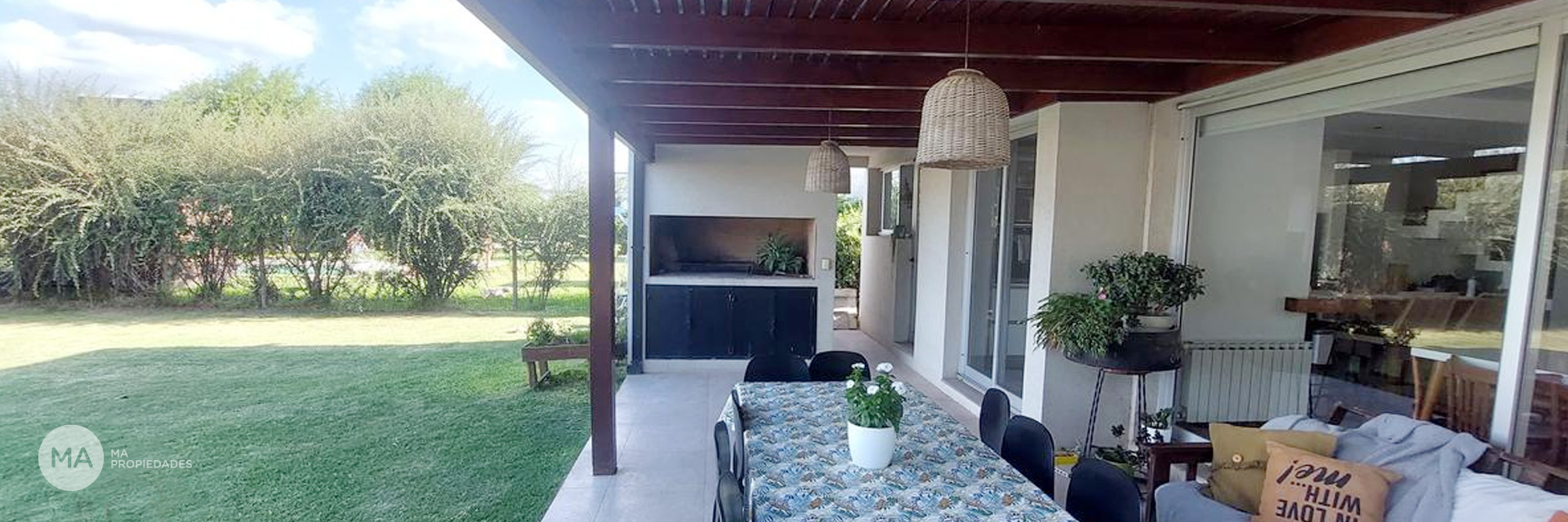 Puerto Roldán - Casa de 3 dormitorios en venta