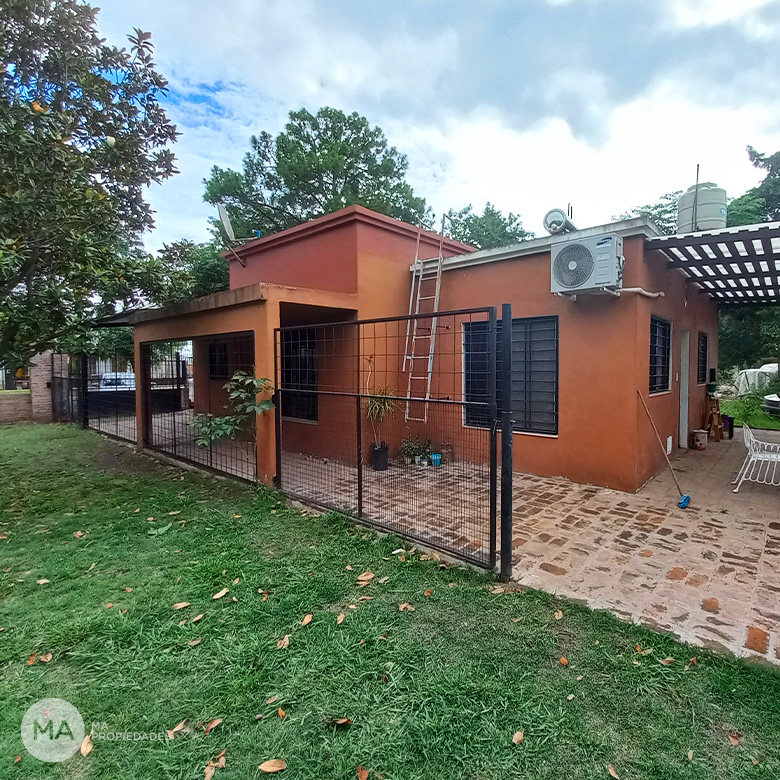 Casa 2 dormitorios con 2 lotes - Don Manuel barrio abierto - Pueblo Esther
