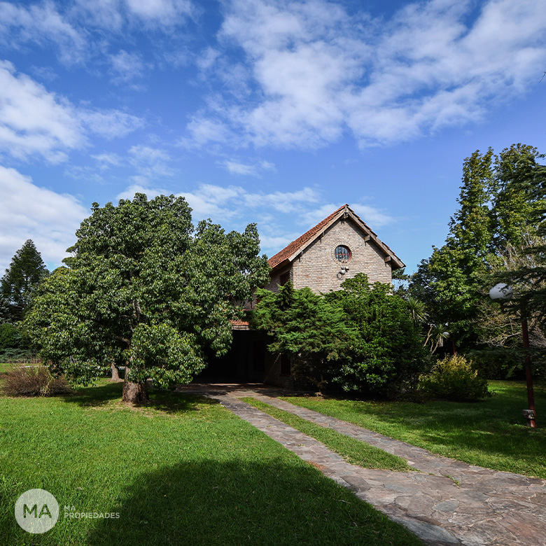 Casa de 3 dormitorios, terreno de  2375 m2 - Espora 5400 - Funes | Venta