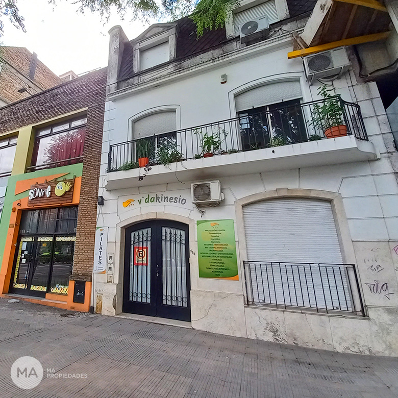 Casa corte antiguo,  3 pisos, cochera - Av.  Pellegrini 462- Centro Rosario | Venta