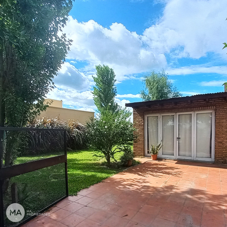 Casa 1 dormitorio con pileta - El Crepúsculo 1600  - Roldán | Venta