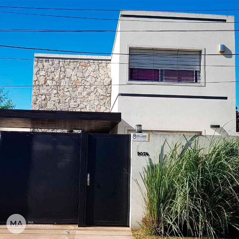 Casa 4 dormitorios con pileta - O Higgins 9000  - Fisherton Rosario | Venta
