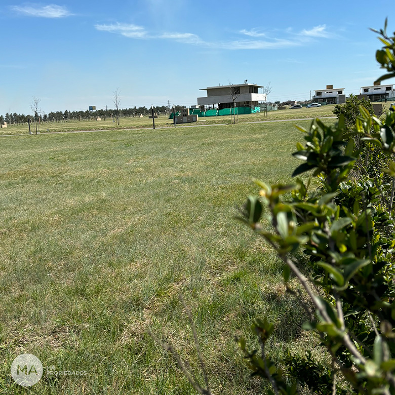 Lote 830 m2 - Los Pasos del Jockey 3  - Fisherton | Venta