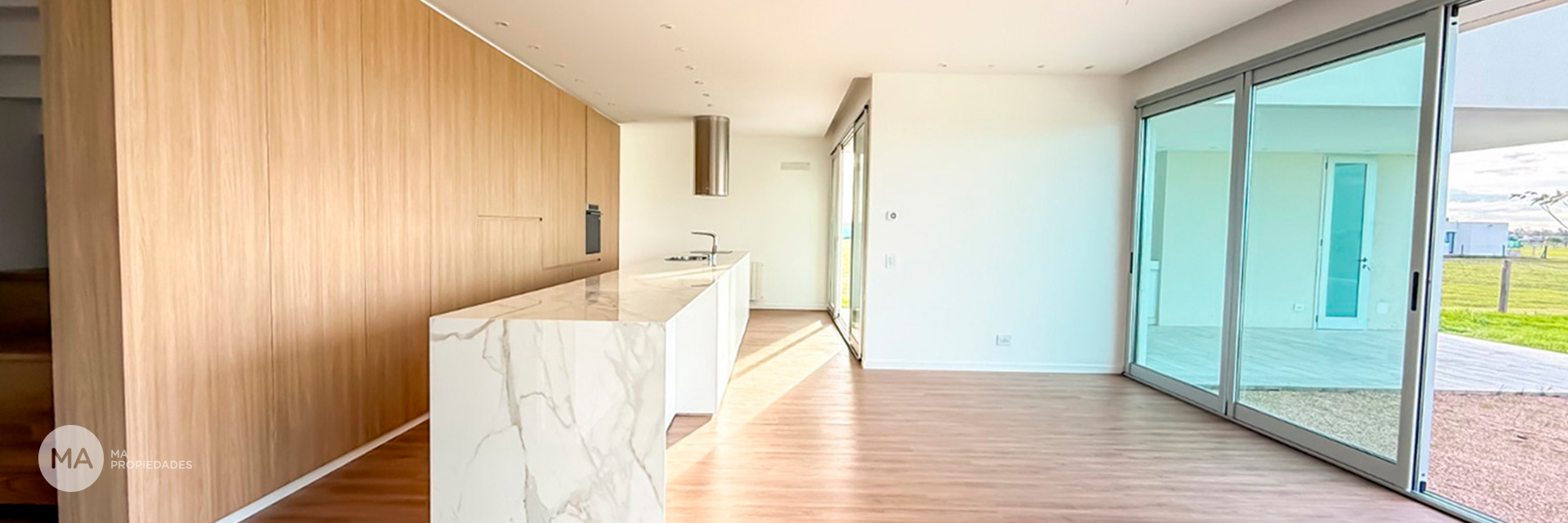 Casa 4 Dormitorios Jardín y Piscina - Vida Club de Campo - Funes | Venta