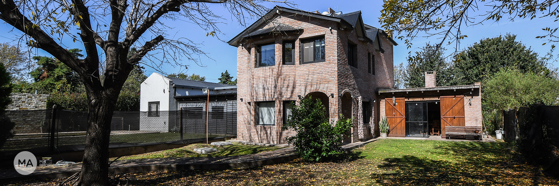 Casa 3 dormitorios con jardín - Tobas 1800 - Roldan | Venta