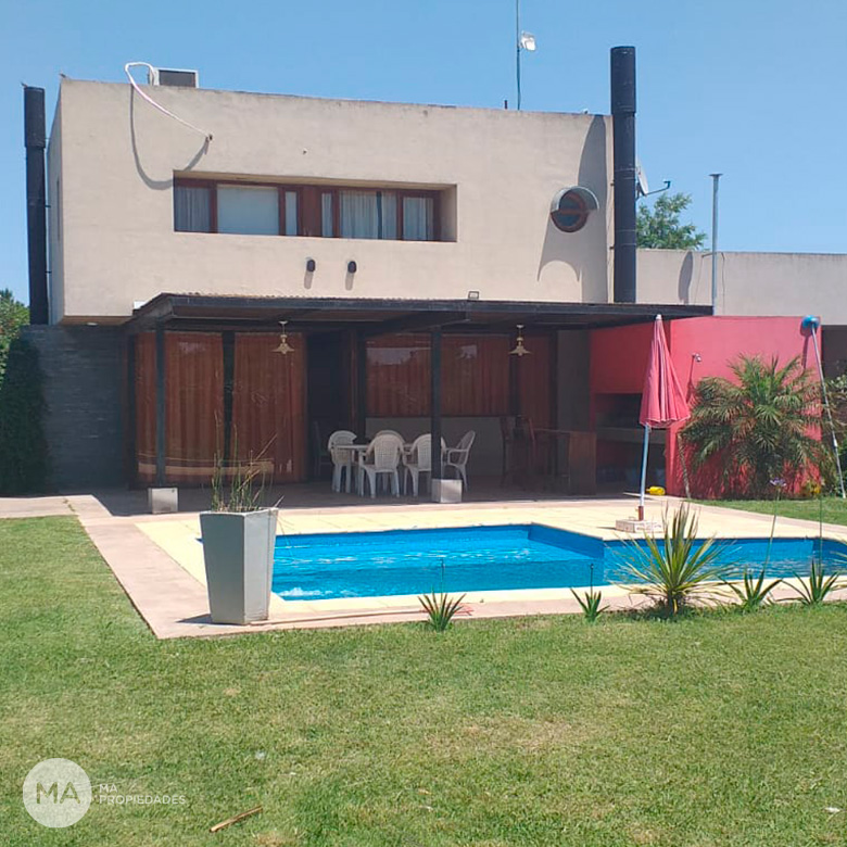 Casa 3 Dormitorios Jardín y Piscina - Cantegril - Funes | Alquiler