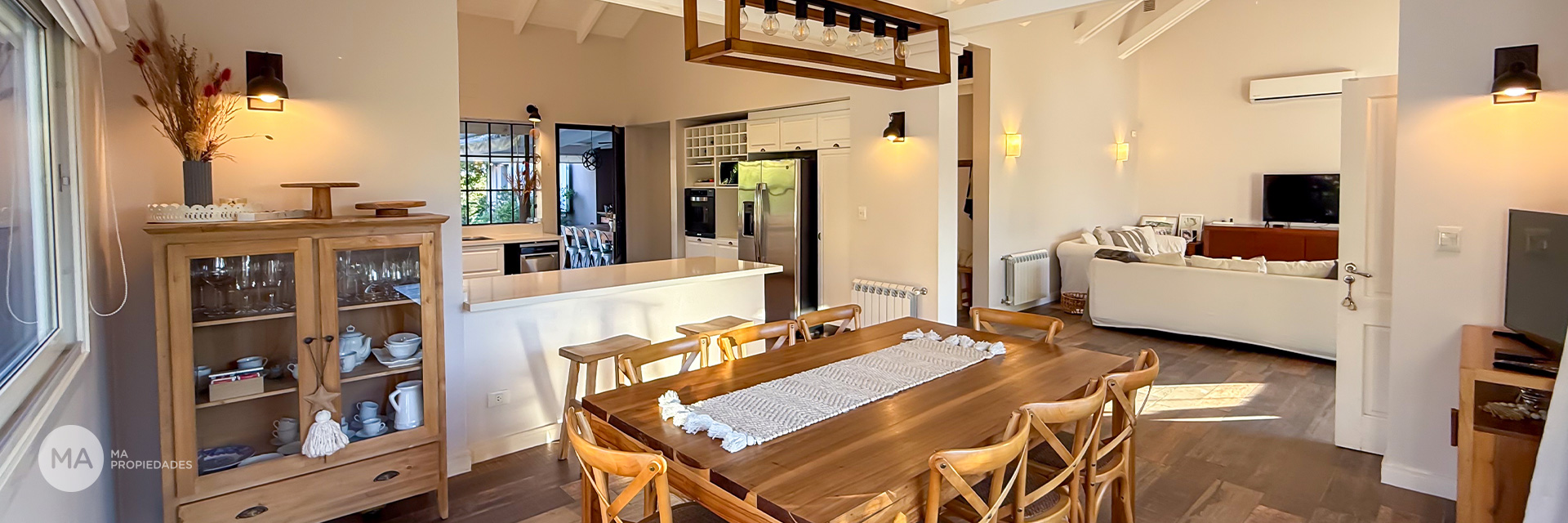 Casa 3 Dormitorios con Jardín y Pileta - Juan B. Justo 9000 - Fisherton | Venta