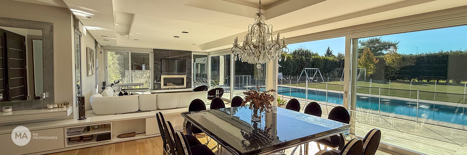 Casa de 4 Dormitorios con Piscina, lote de 2400 m2 - Kentucky - Funes | Venta