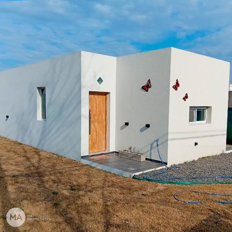 Casa 2 Dormitorios con pileta - Tierra de Sueños 3 - Roldan | Venta