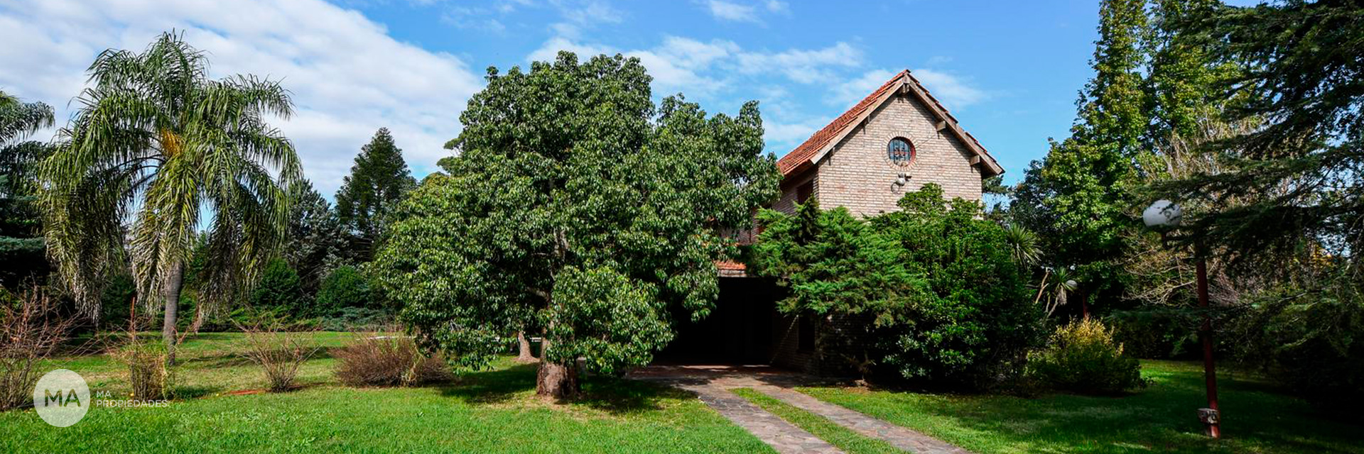 Casa de 3 dormitorios, terreno de 2375 m2 - Espora 5400 - Funes | Venta