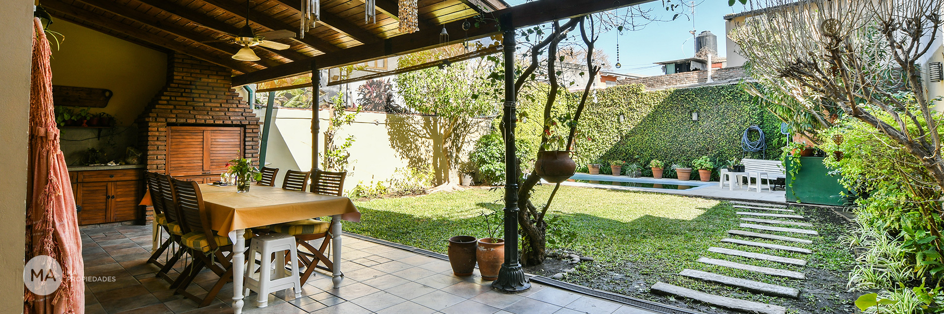 Casa 3 Dormitorios con jardín y pileta - Agrelo 800 - Alberdi - Rosario | Venta