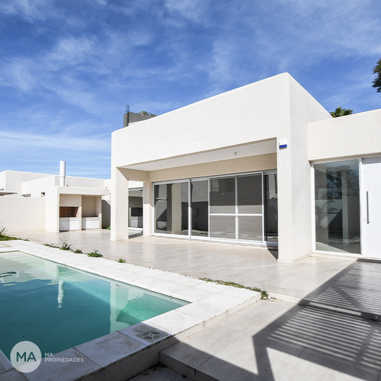 Casa 3 Dormitorios con pileta - Sant Josep - Fisherton | Venta