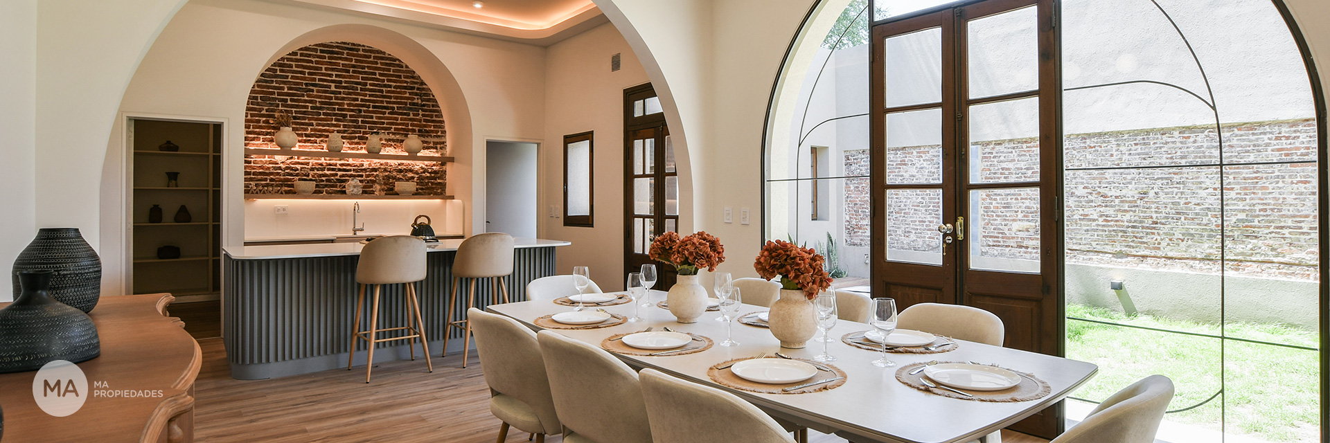 Casa 3 Dormitorios con patio y pileta - Pje Monroe 2900 - Lourdes Rosario | Venta