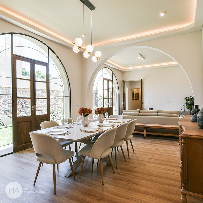 Casa 3 Dormitorios con patio y pileta - Pje Monroe 2900 - Lourdes Rosario | Venta