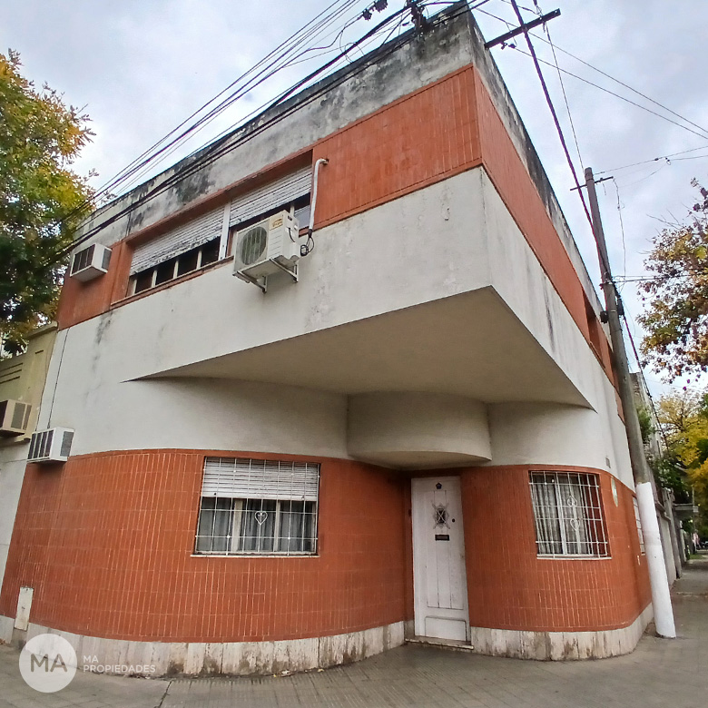 Casa 4 Dormitorios - Pres. Roca 2700 - España y Hospitales - Rosario | Venta