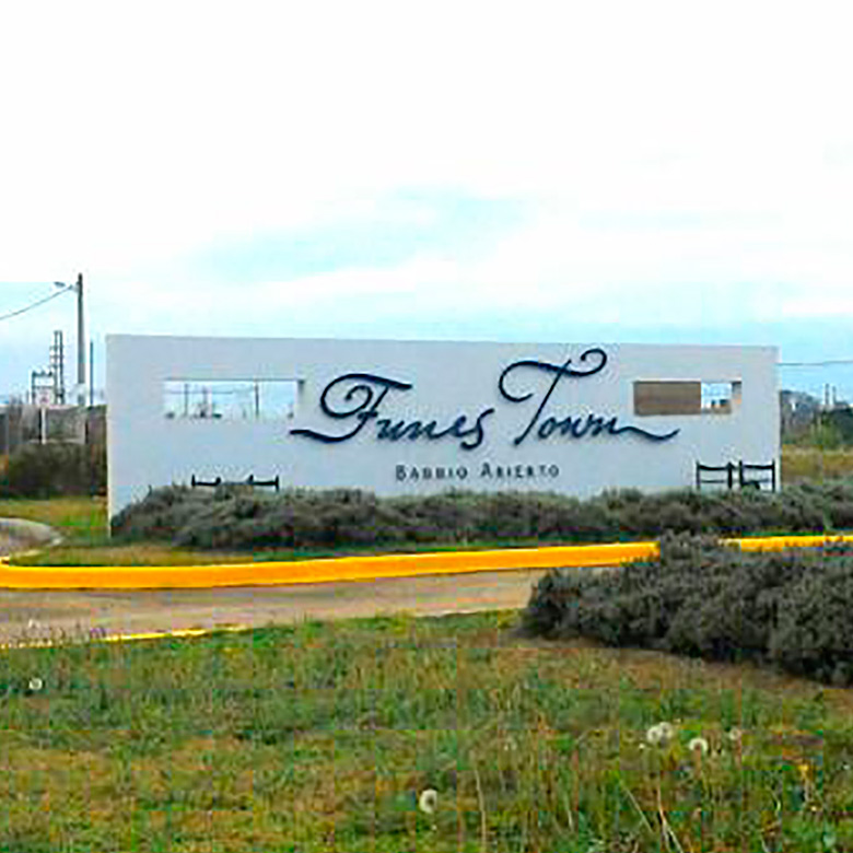 FUNES TOWN