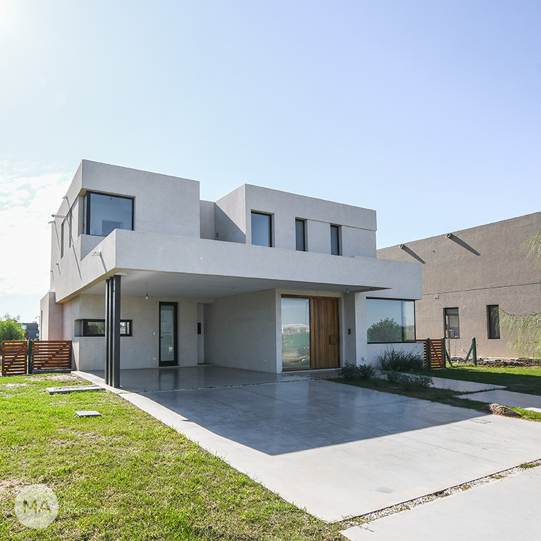 Vida Barrio Cerrado - Impecable casa de 3 Dormitorios y 4 baños a estrenar