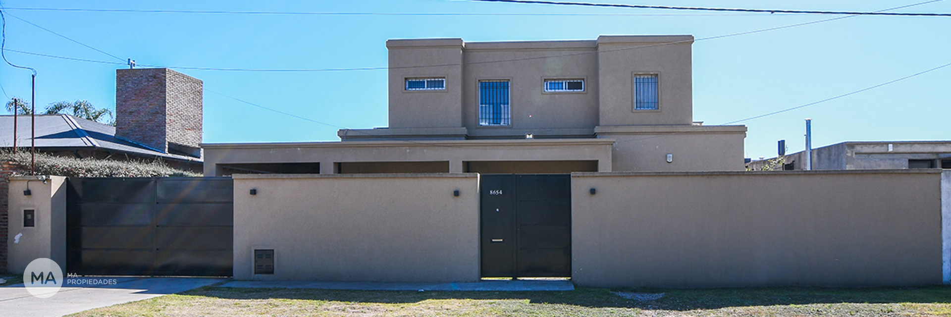 Casa 4 dormitorios, jardín, piscina - Av. Jorge Newbery 8600 - Fisherton, Rosario | Venta