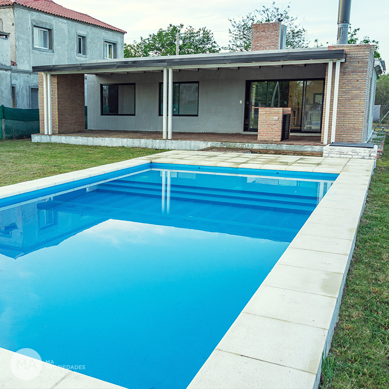 Venta Casa 2 dormitorios y piscina Las Casuarinas Barrio Privado