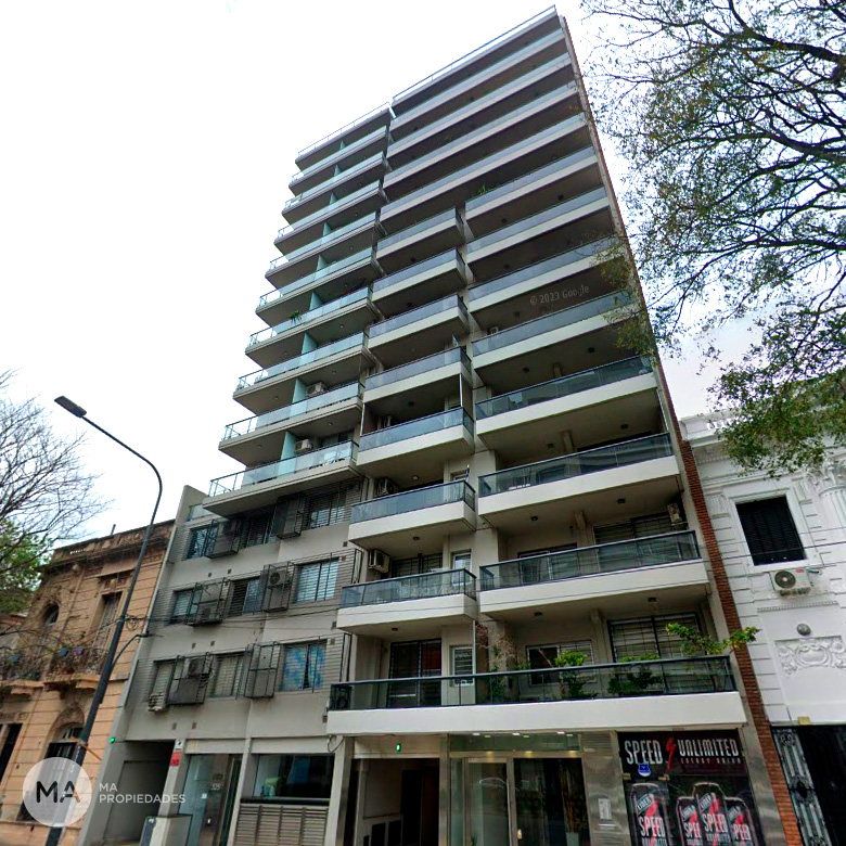 Cochera en primer piso - Av. Pellegrini 300 - Centro Rosario